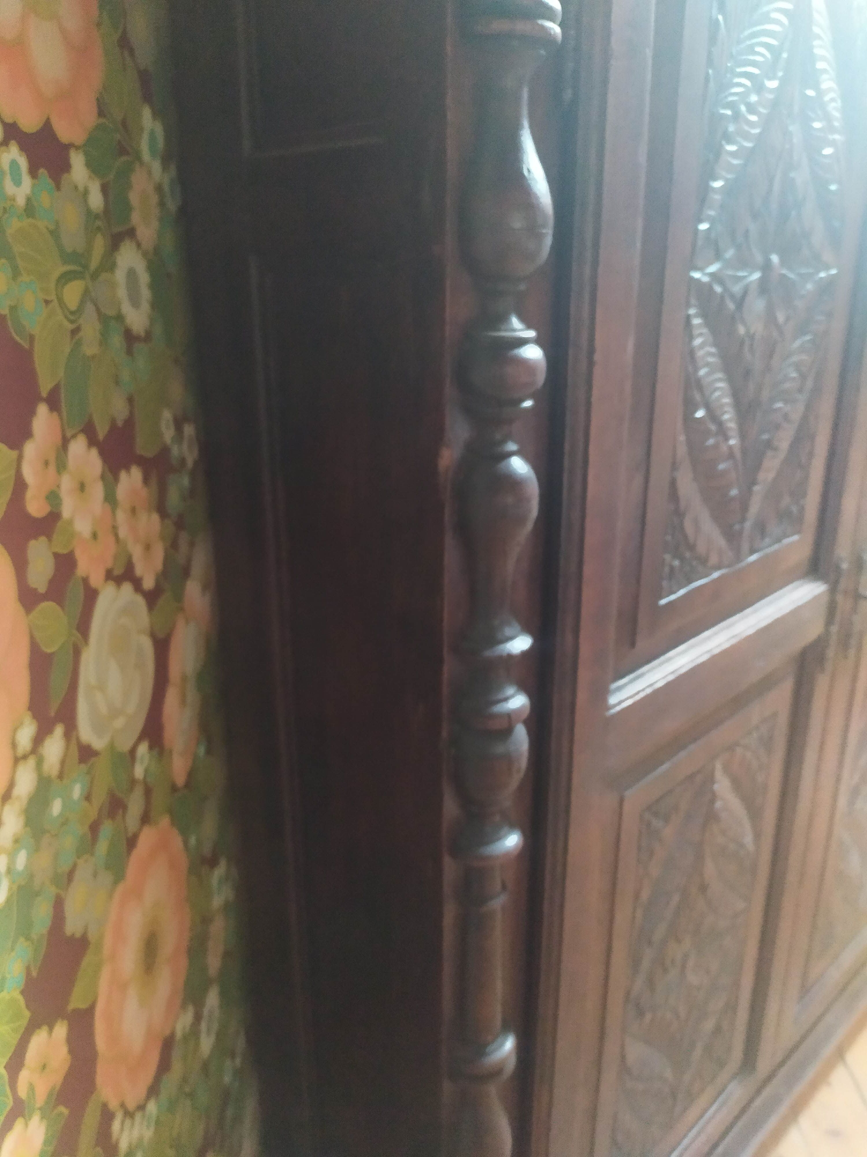 Armoire bretonne bois massif sculpté Selency
