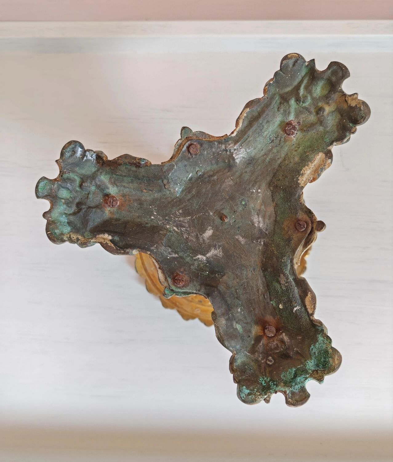 Coupe sur pied en bronze