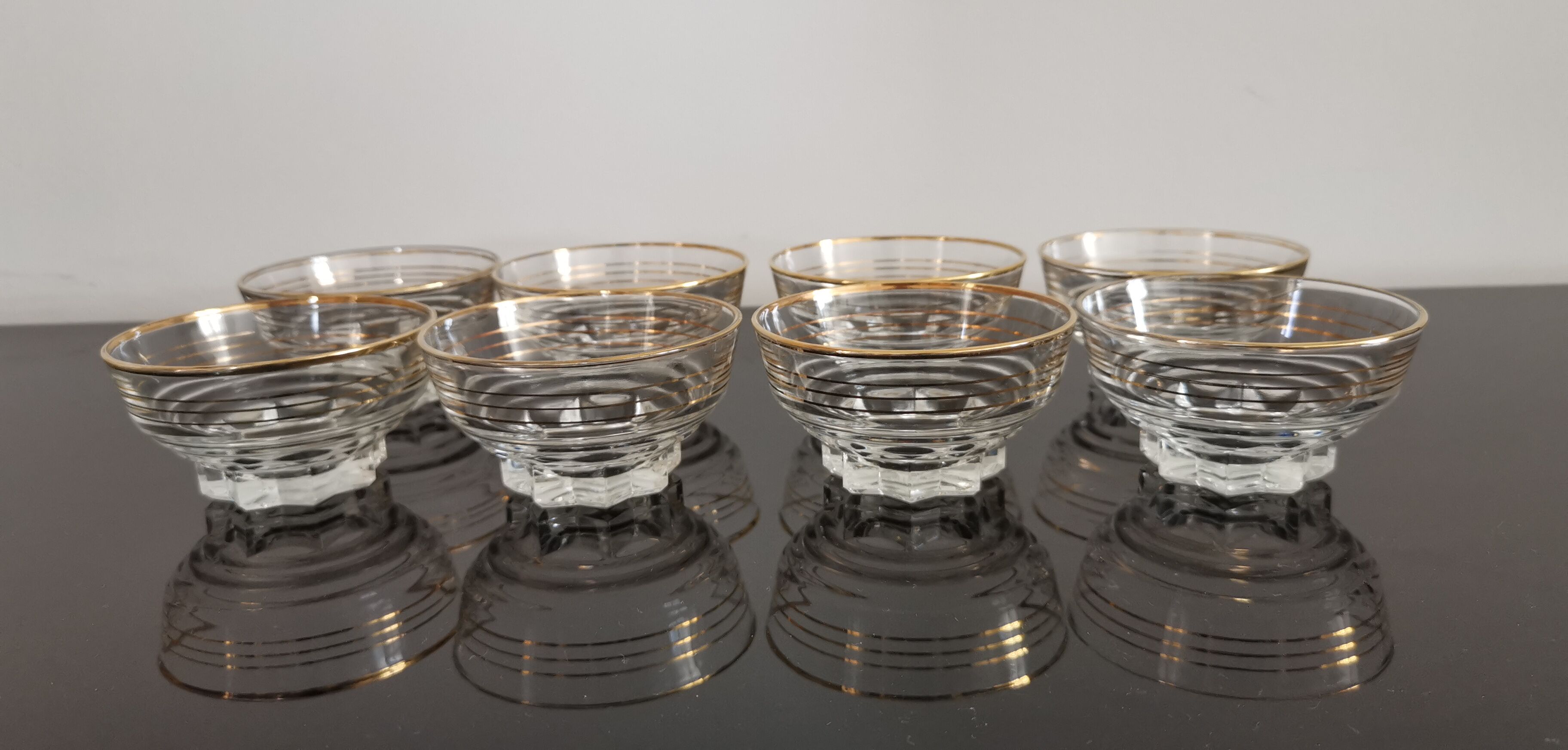 8 glasses of champagne bordered gold and feet star vintage 30'S years