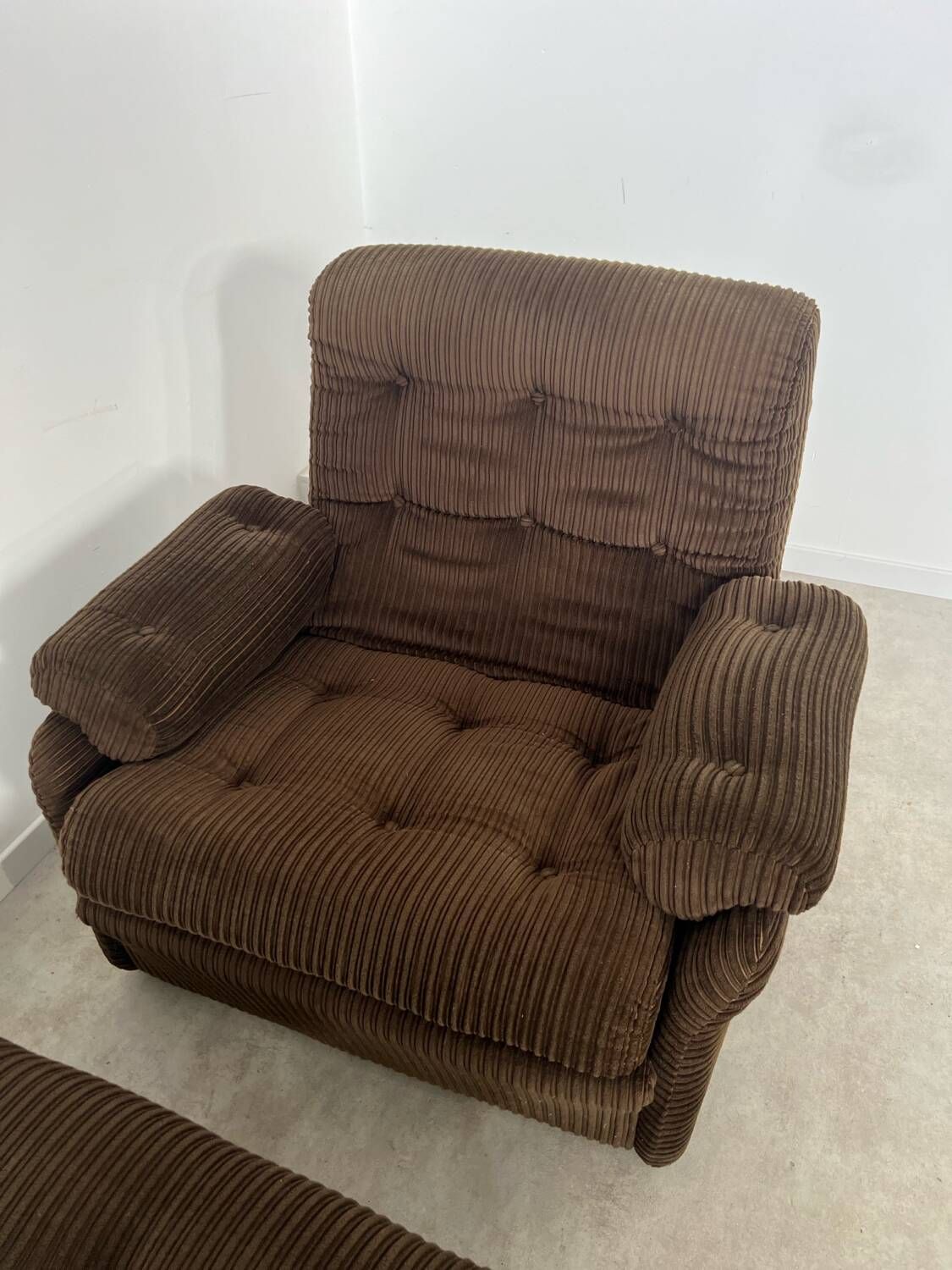Set of 2 vintage Airborne French design armchairs from the 60s in velvet