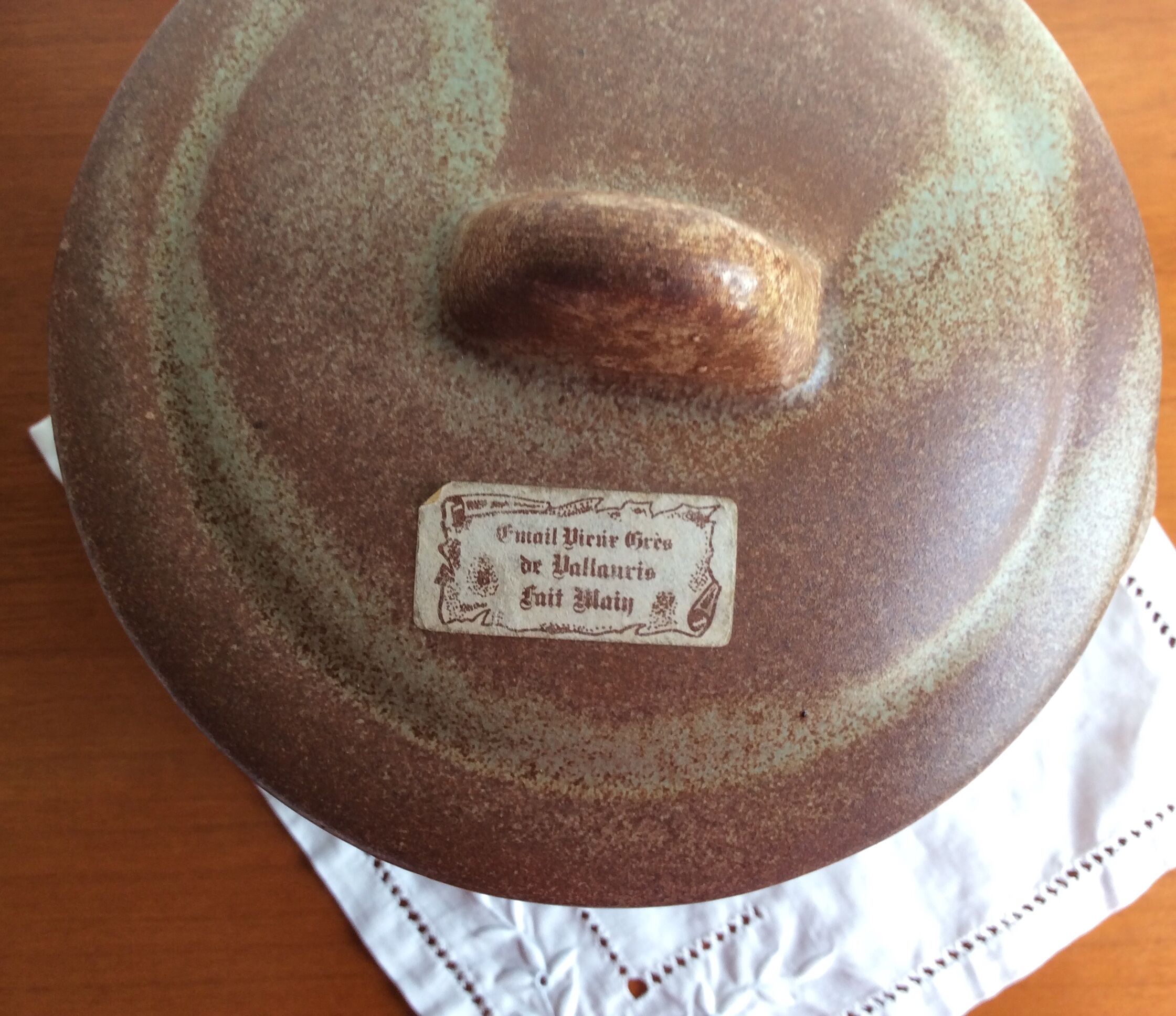 Pot with lid e-mail old sandstone of Vallauris - handmade
