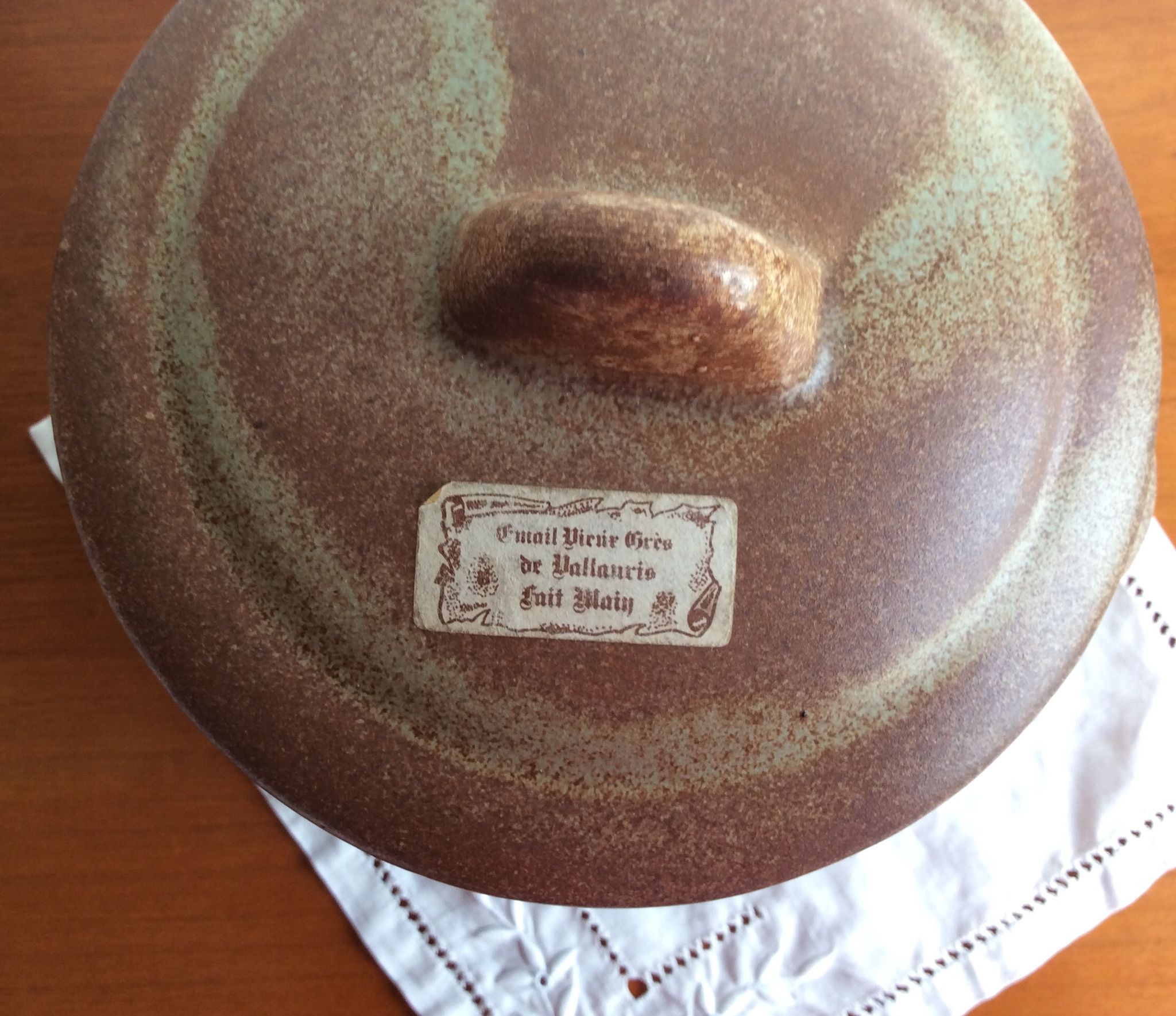 Pot with lid e-mail old sandstone of Vallauris - handmade