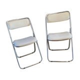 2 white folding chairs Civic
