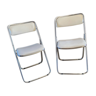 2 white folding chairs CIVIC