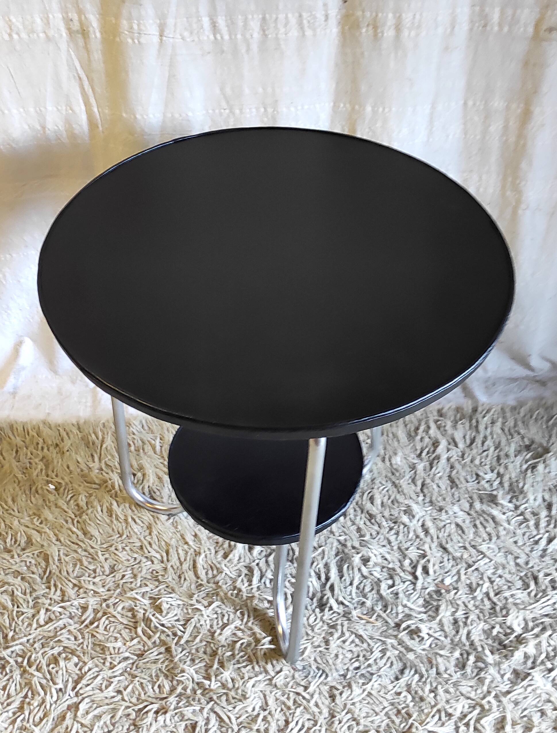 Tripod side table in Bauhaus style, metal and wood - mid 20th century.