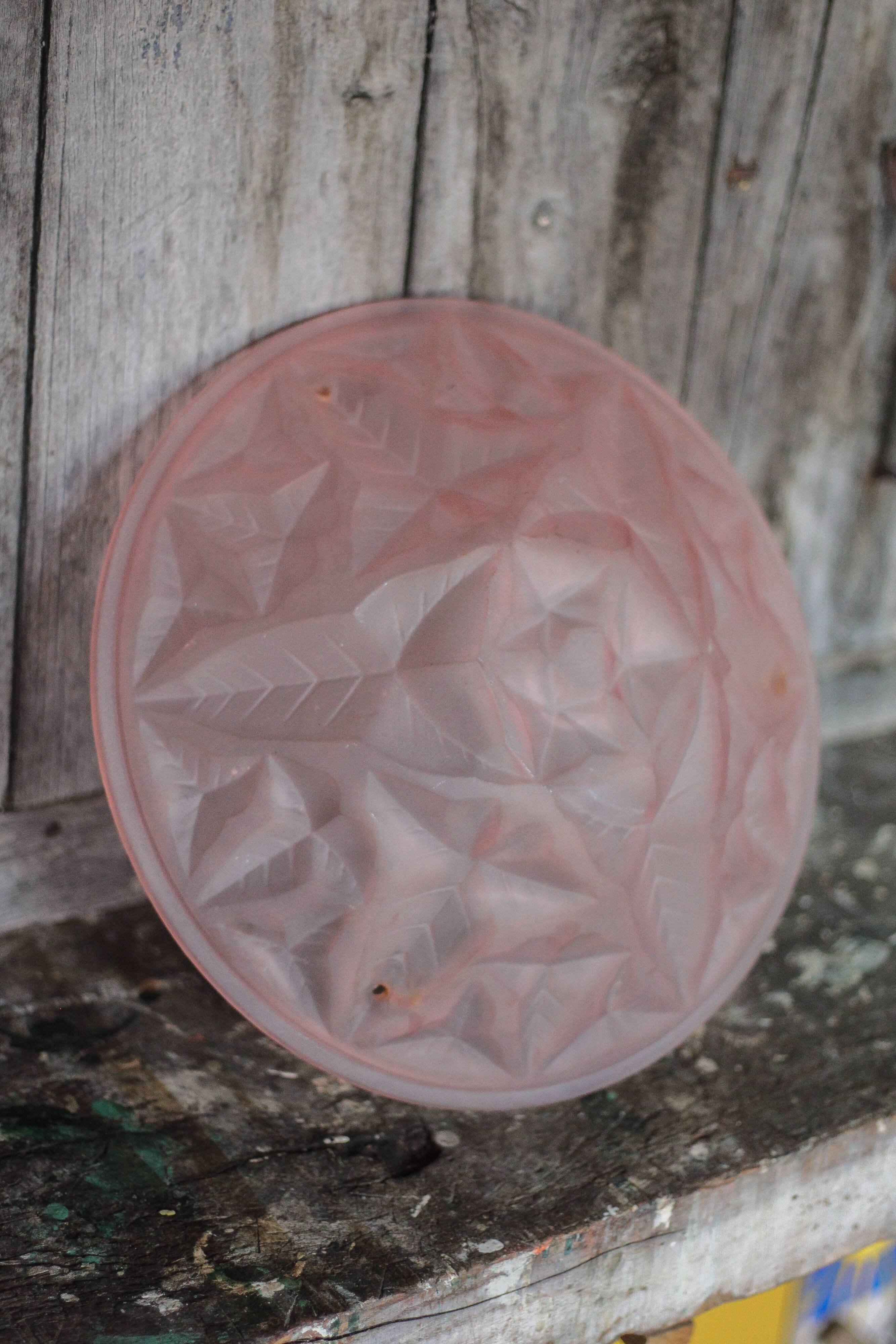 Vintage Art Deco ceiling light, bowl suspension with leaf patterns, pink.