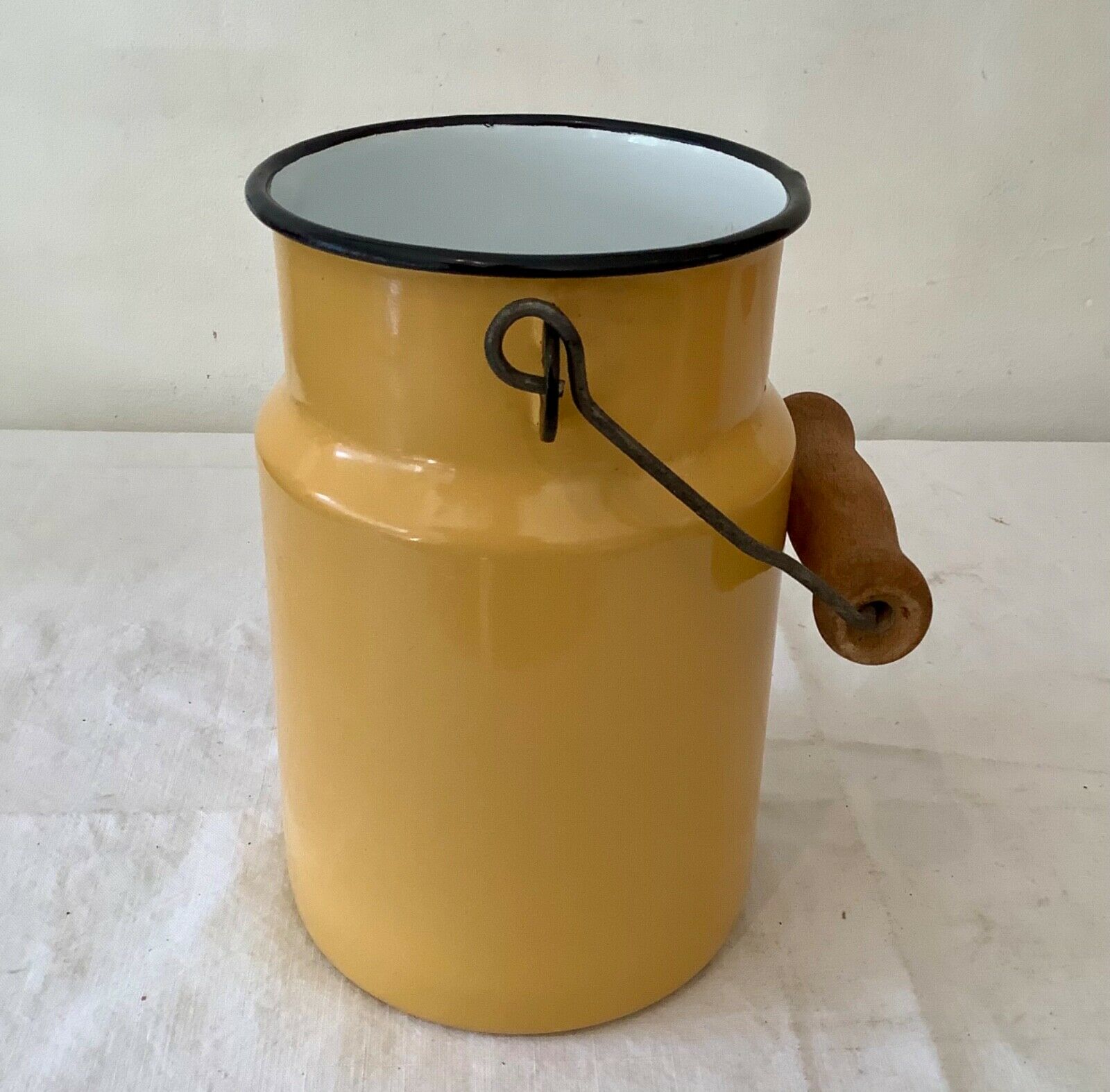 Vintage 1950 yellow enamelled milk pot