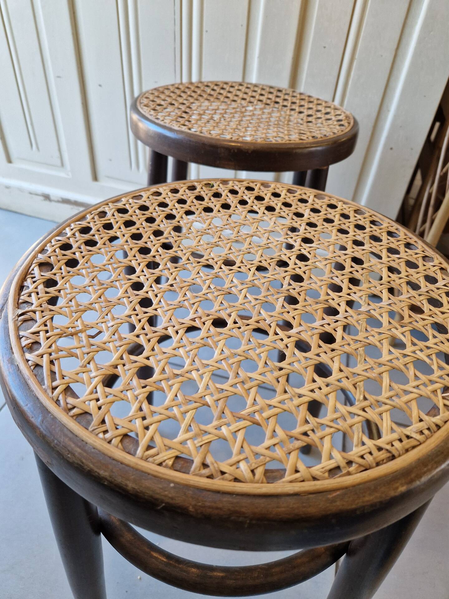 Lot De 2 Tabourets En Cannage Style Thonet