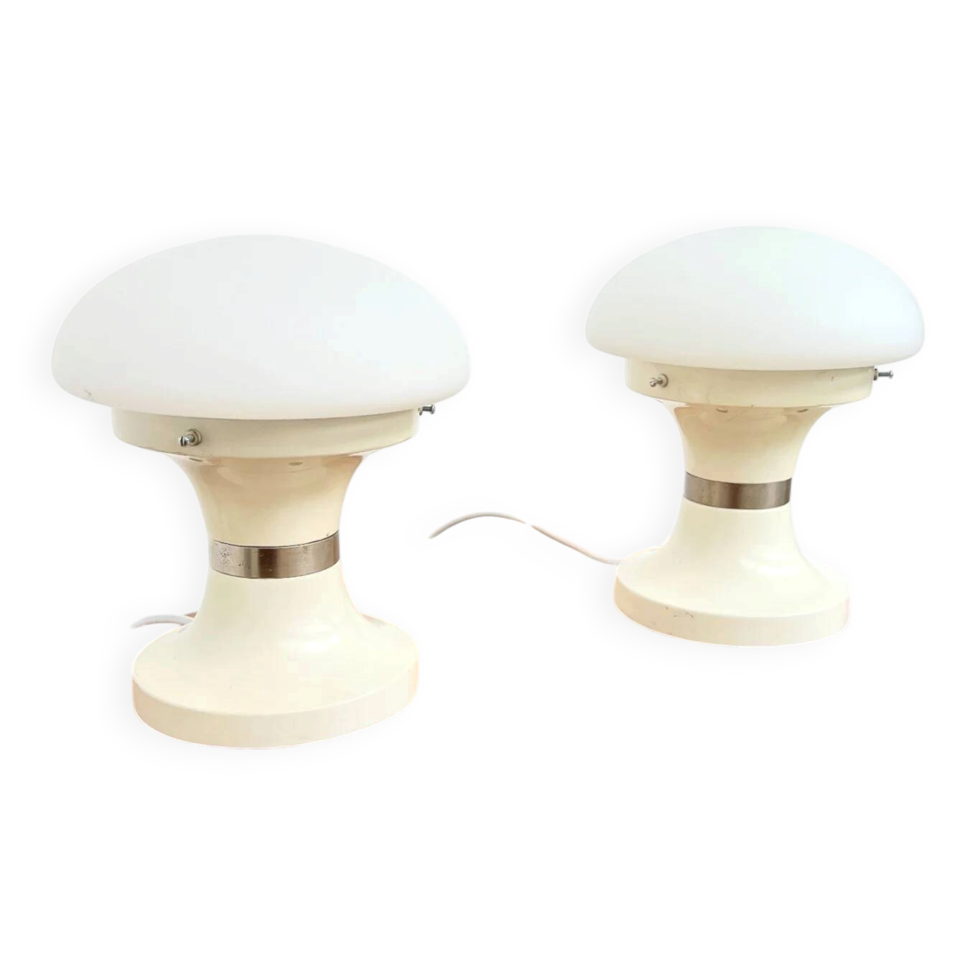Paire de lampes champignon — Opaline blanche et métal laqué — Années 70