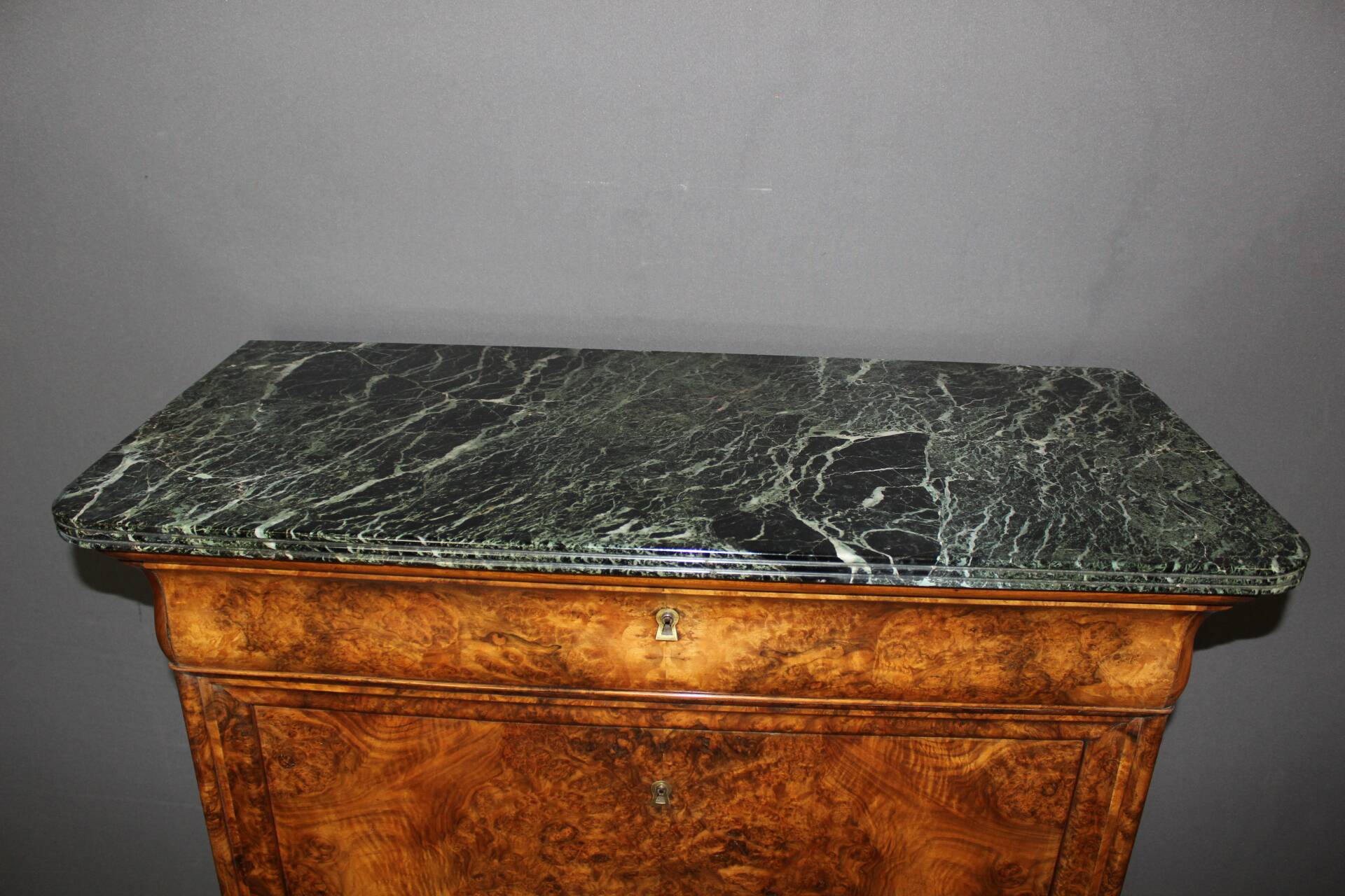 Louis Philippe period secretary in walnut veneer, 19th century.