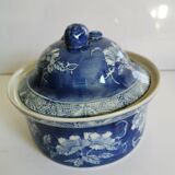 Ancient white blue Chinese ceramic pot
