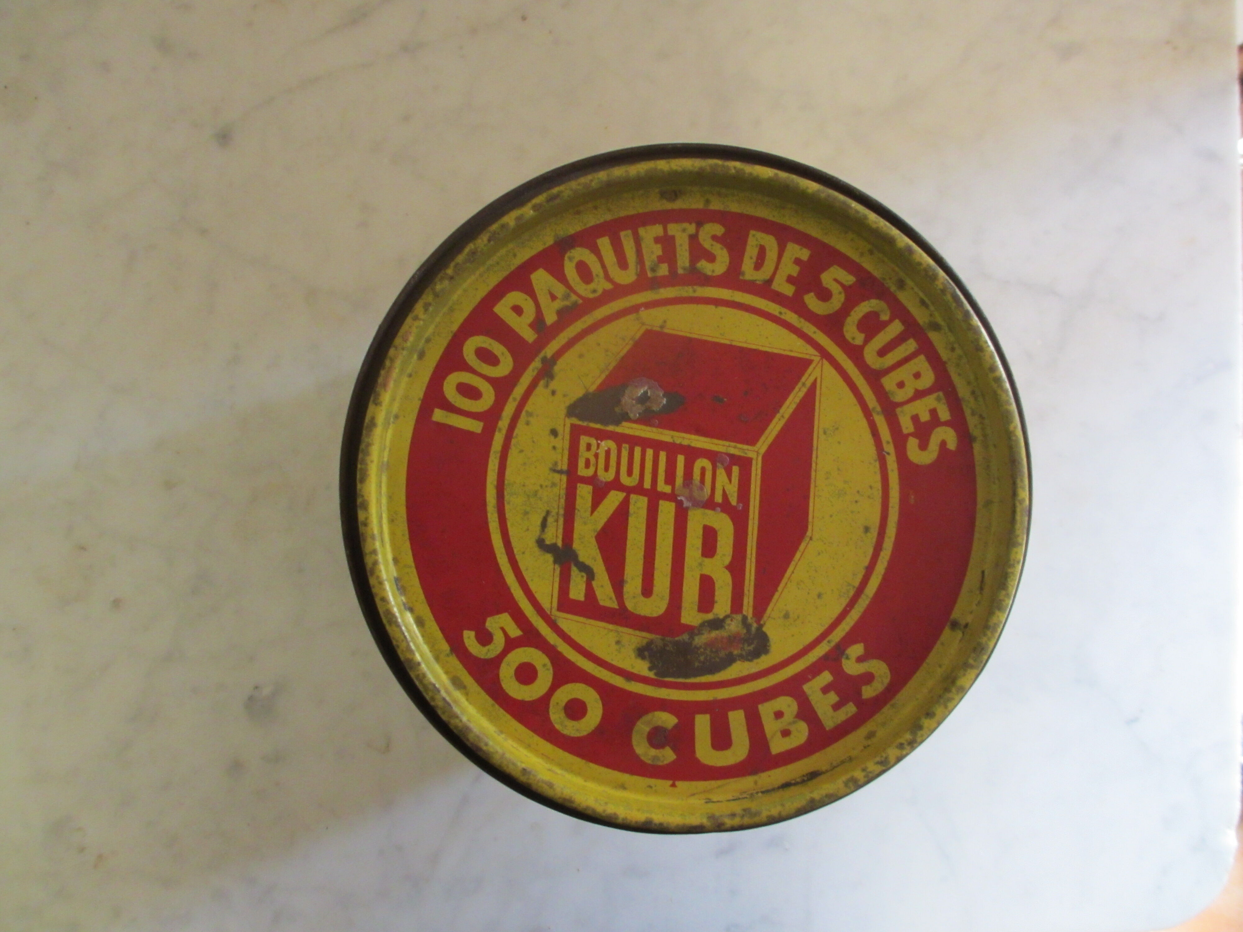 Round box in painted sheet metal KUB