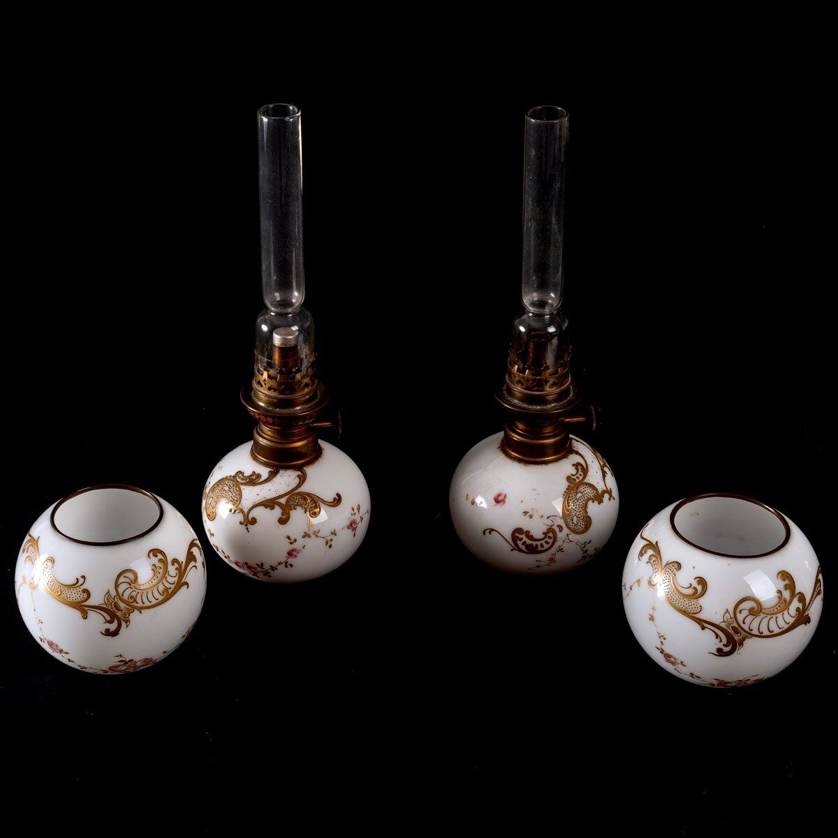 Pair of quinquet in white opaline from Baccarat house early nineteenth century