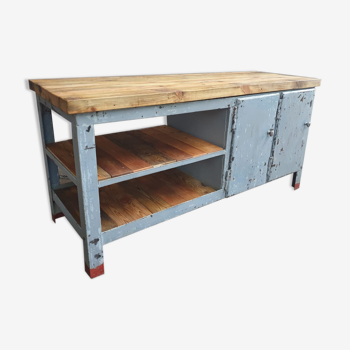 Old workbench gray