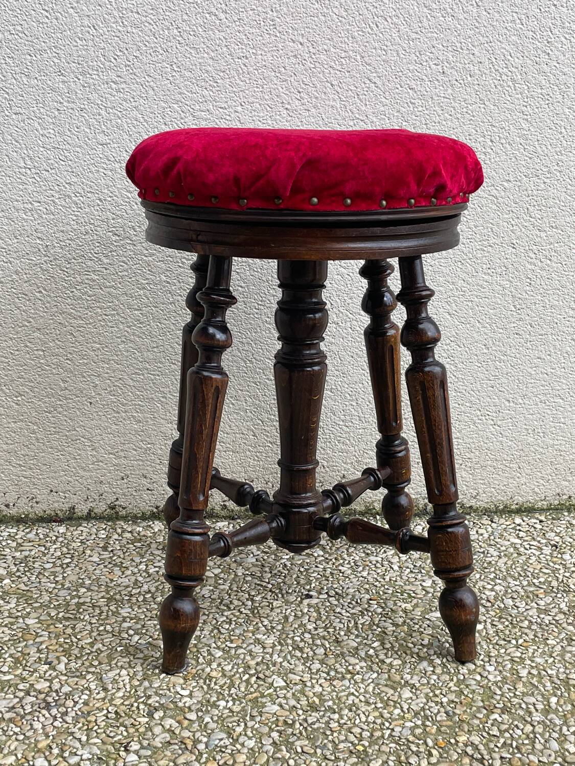 Napoleon III piano stool