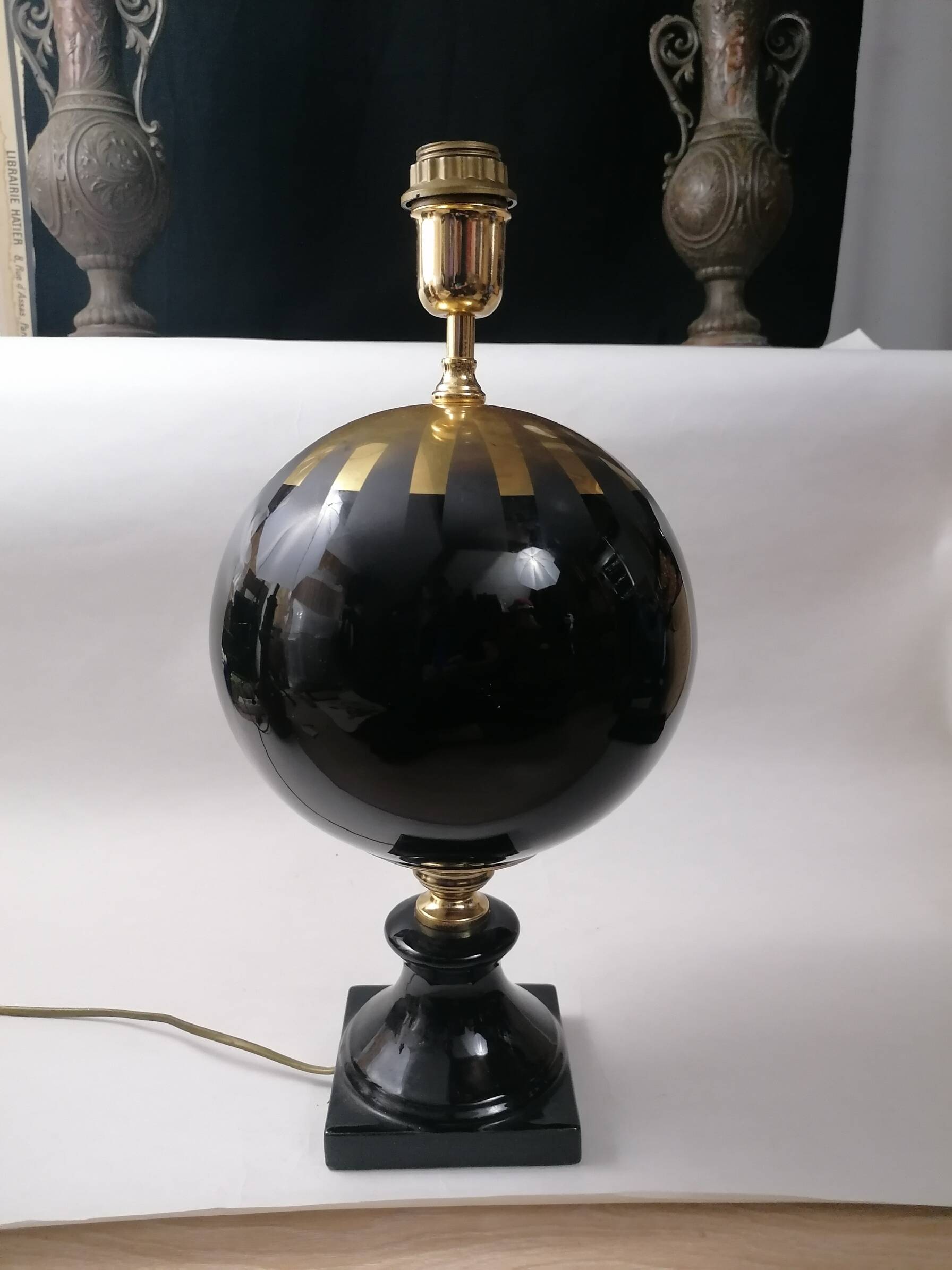 Ball lamp base, 70s design, black and gold.