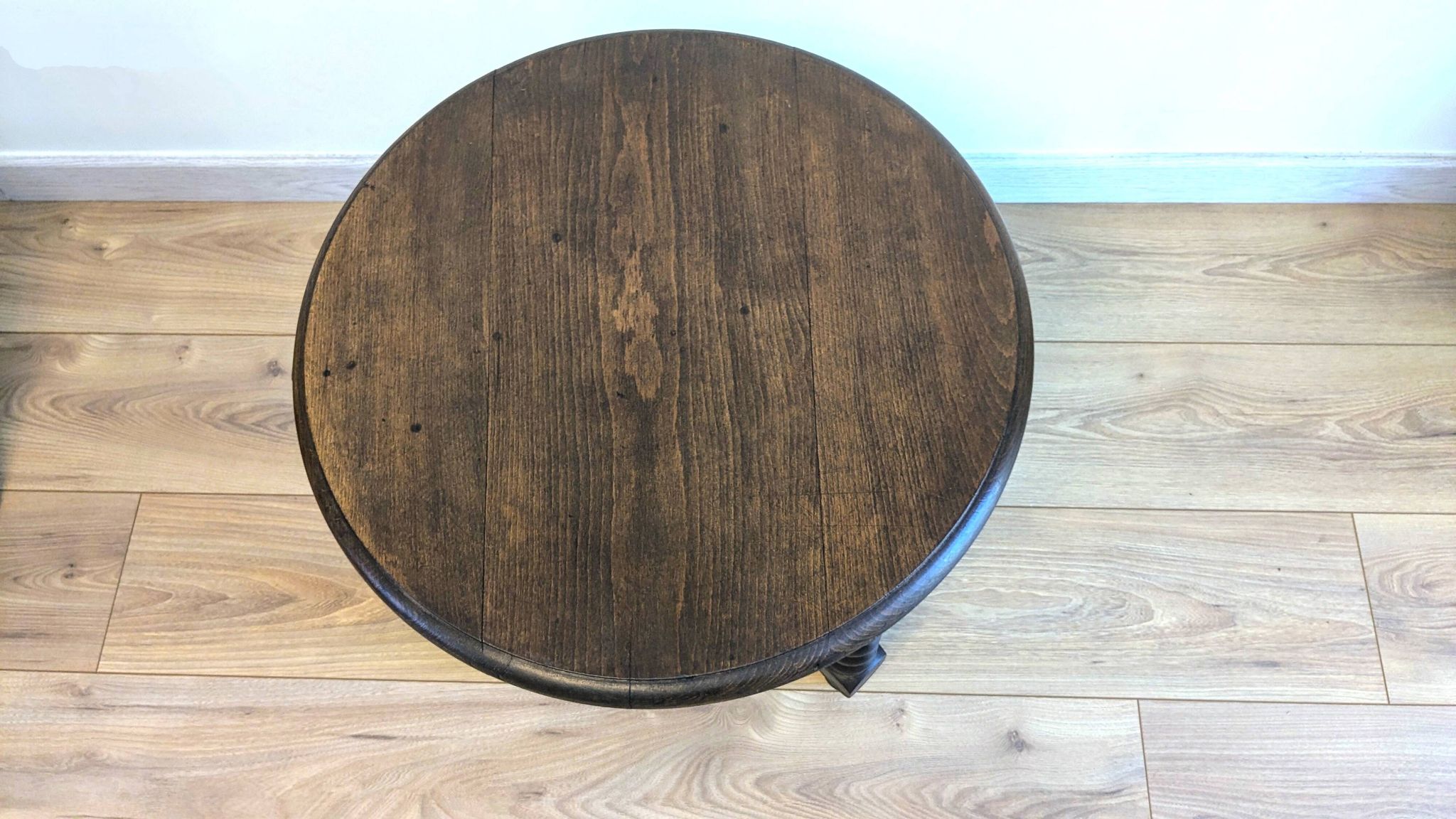 Antique side table with turned legs in solid wood, Louis XIII style