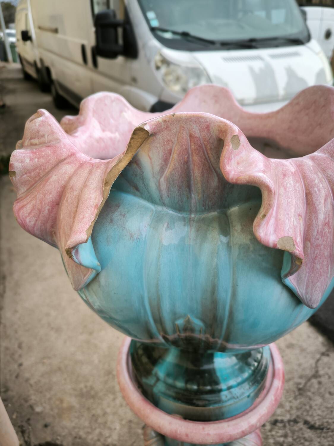 Vase and its ceramic pedestal by Delfin MASSIER circa 1890