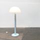Lampadaire allemand postmoderne avec motif tourbillon bleu clair et blanc, années 1980