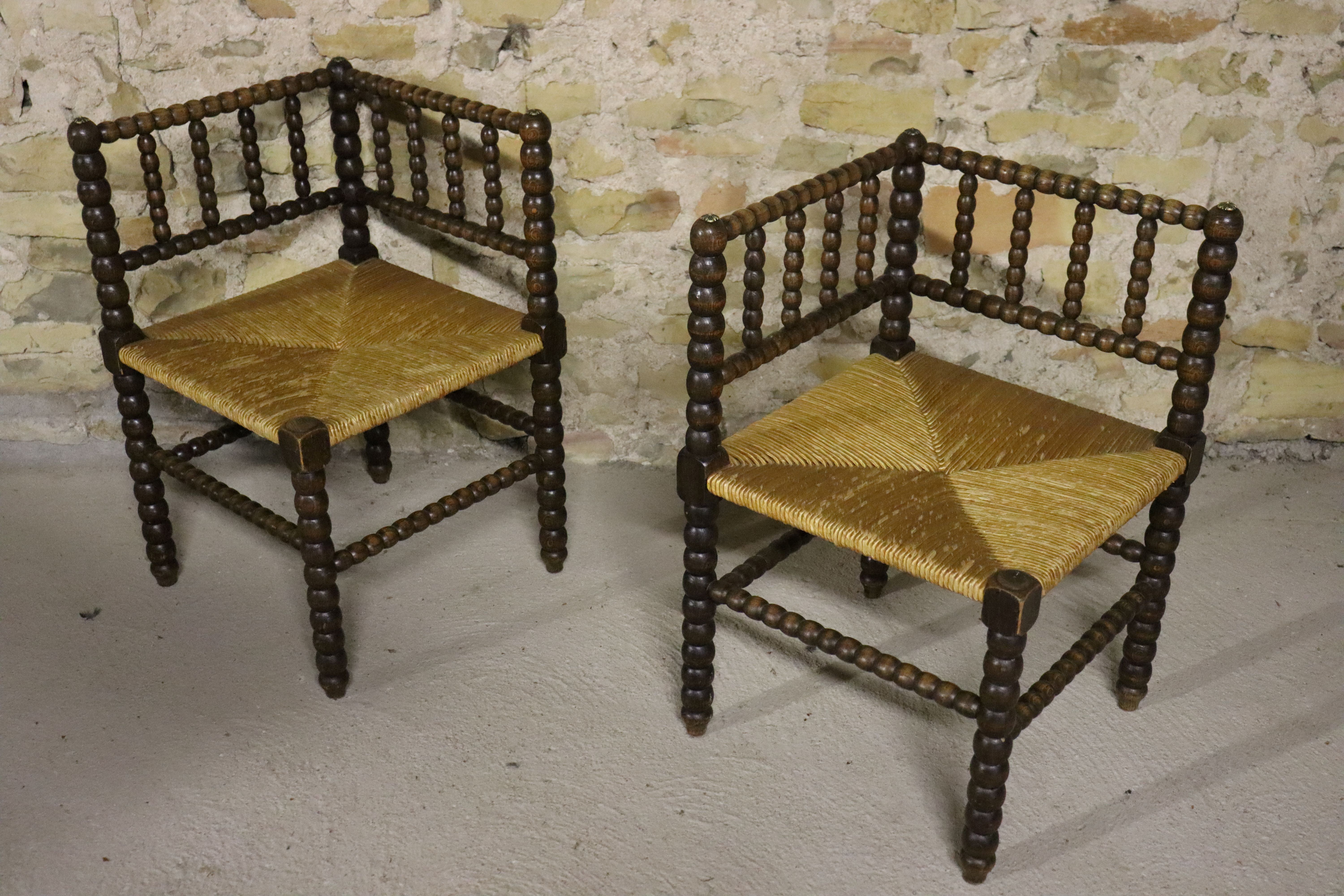 Pair of mulched chairs