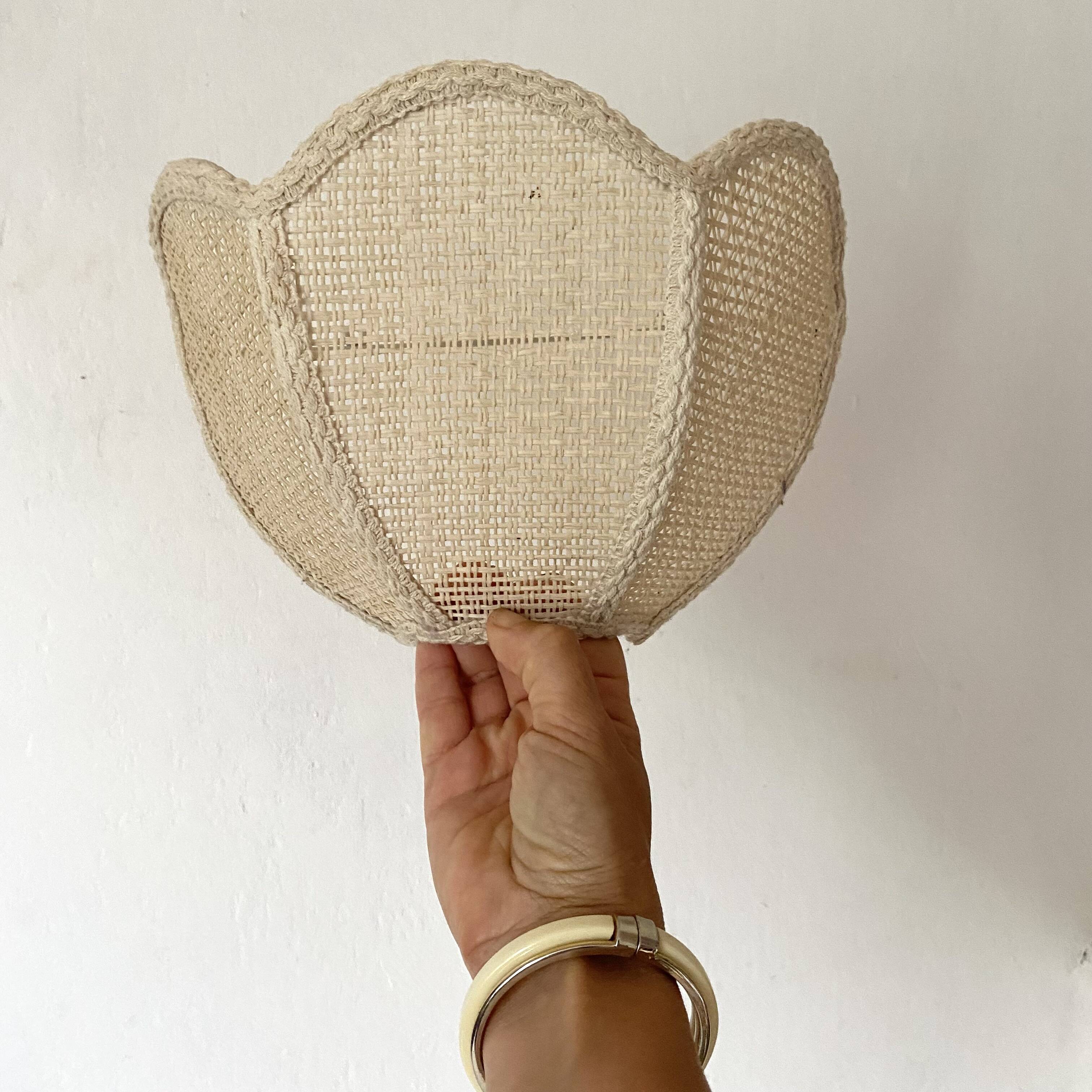 Wall lampshade in natural fiber canework