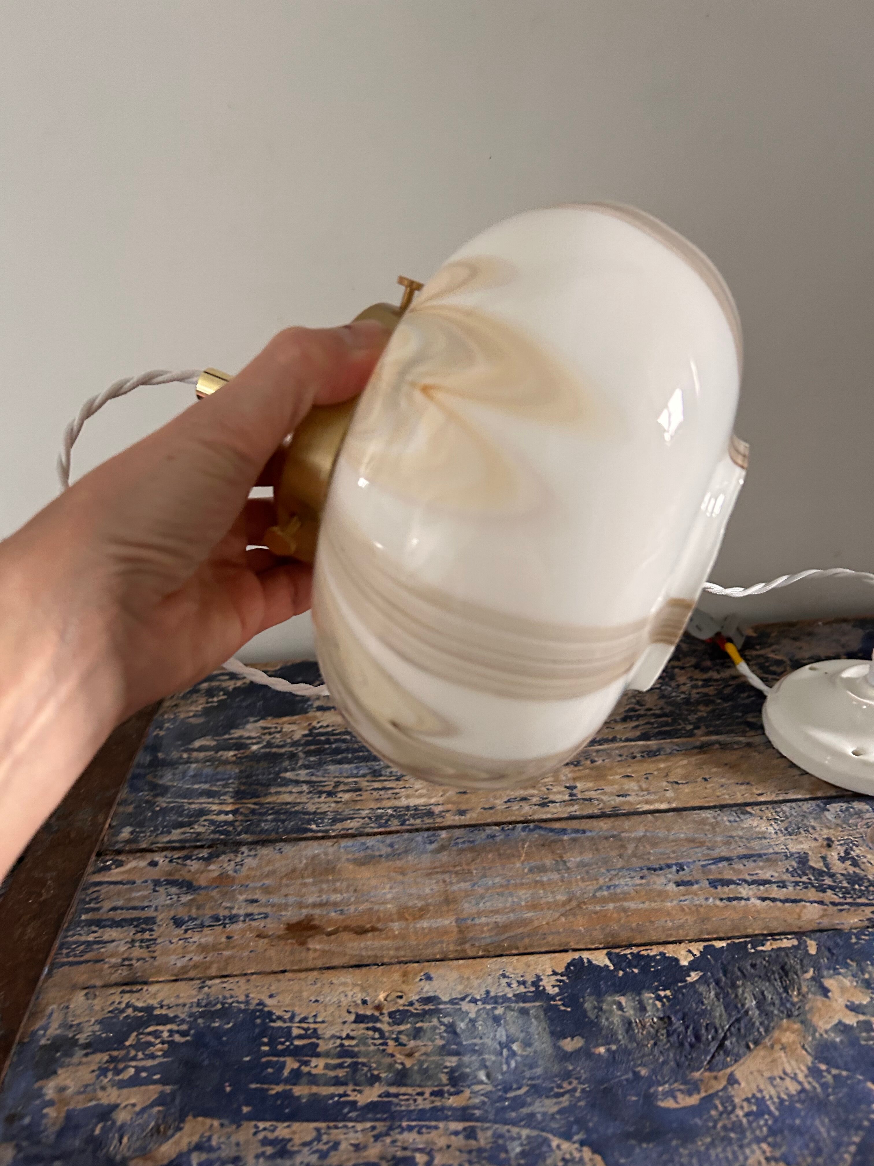 Art Deco suspension in marbled opaline