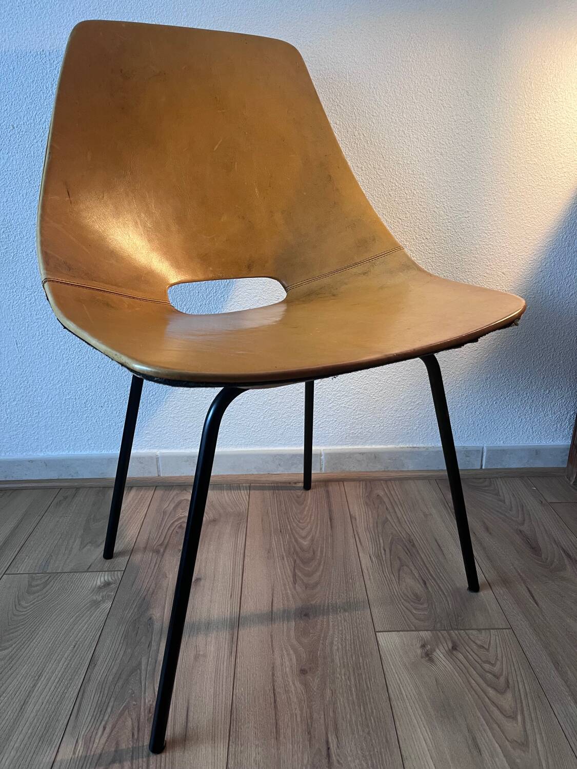 “Tonneau” chair by Pierre Guariche