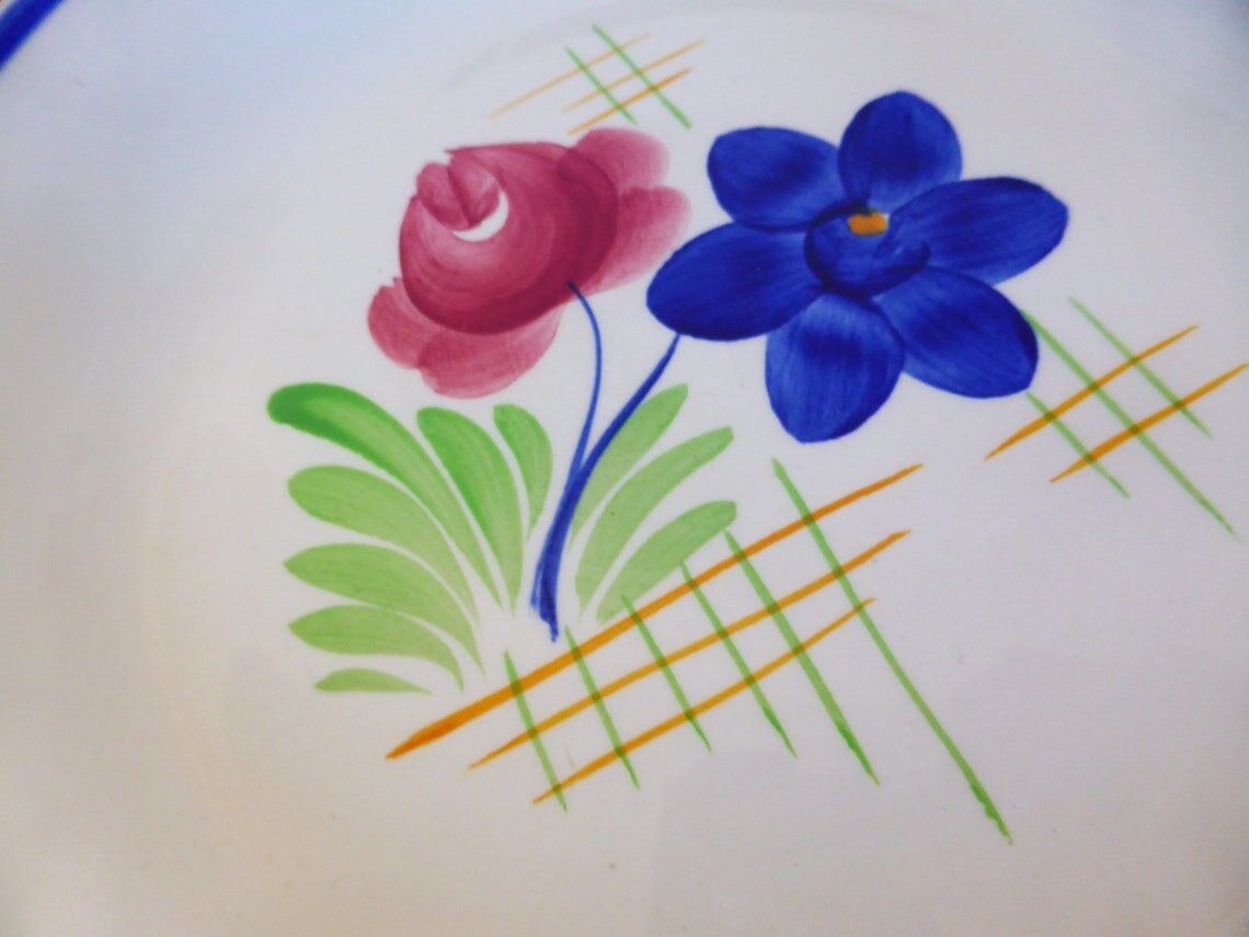 Vintage round, hollow dish from the Gien factory, Robinson model, in porcelain