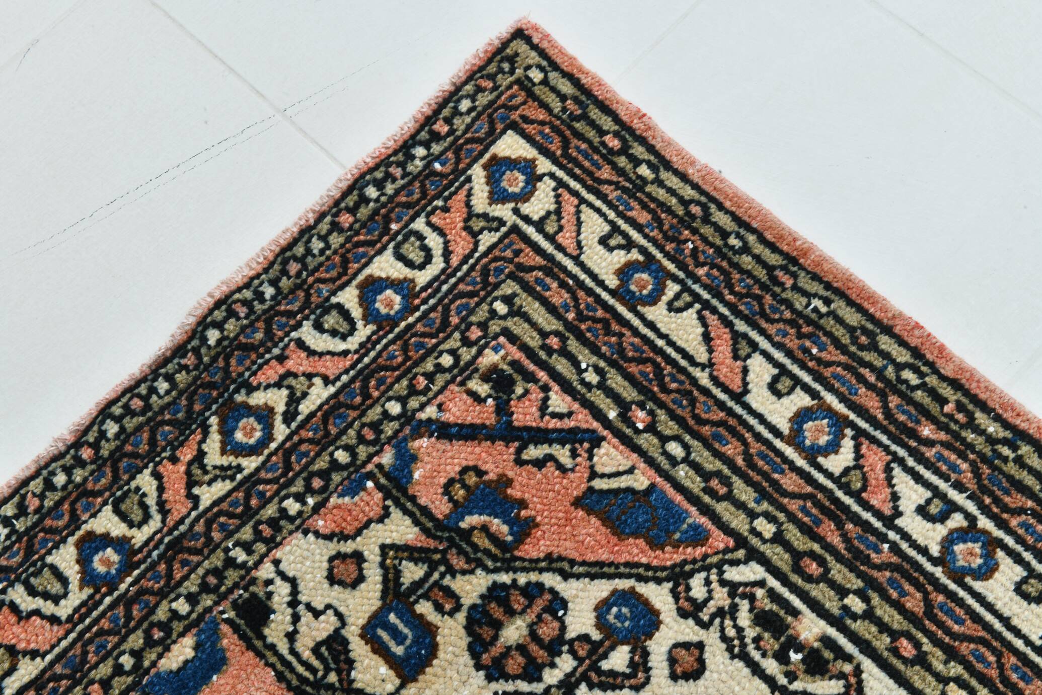 5x7 Peach Navy Blue Persian Area Rug, 142x209Cm