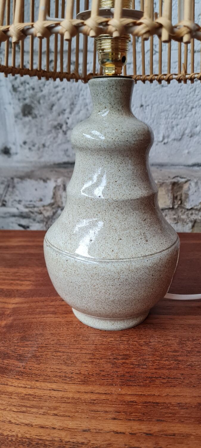 Marsh sandstone lamp