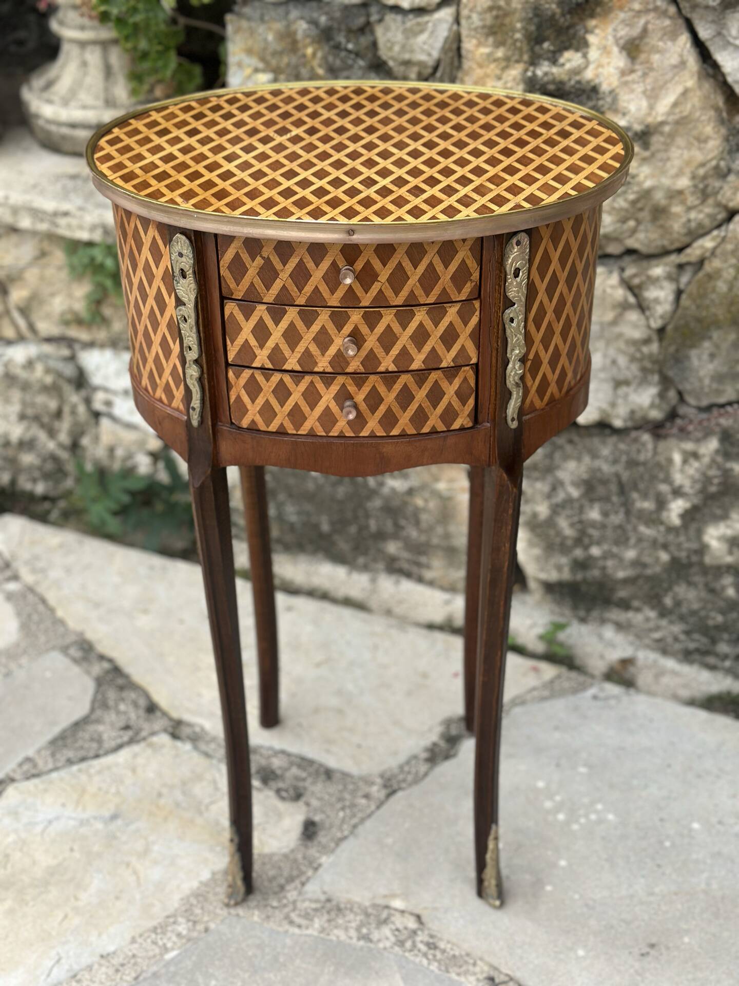 Chiffonier table or folding table in precious wood marquetry.
