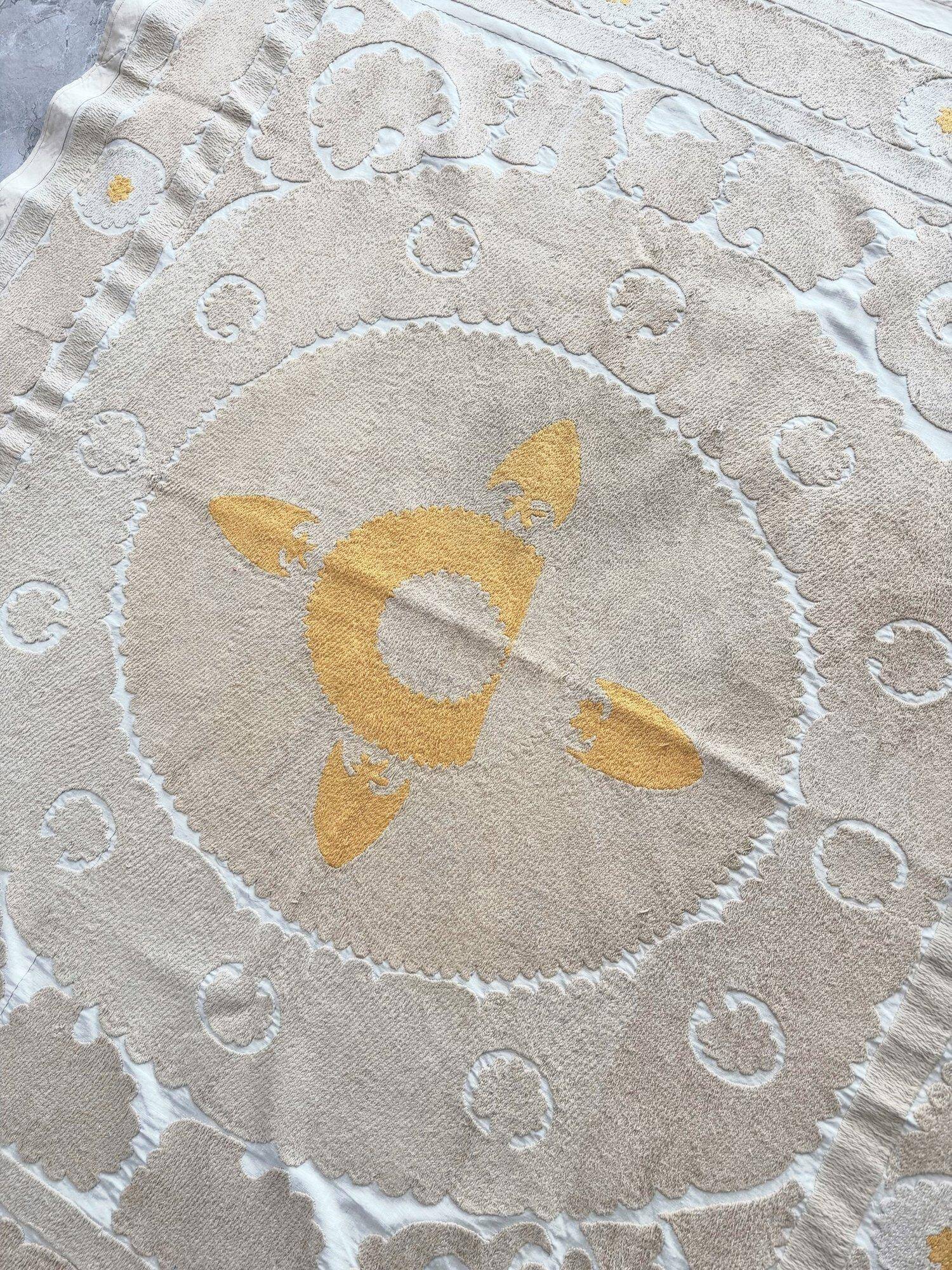 Nappe brodée à la main vintage 123x147 cm