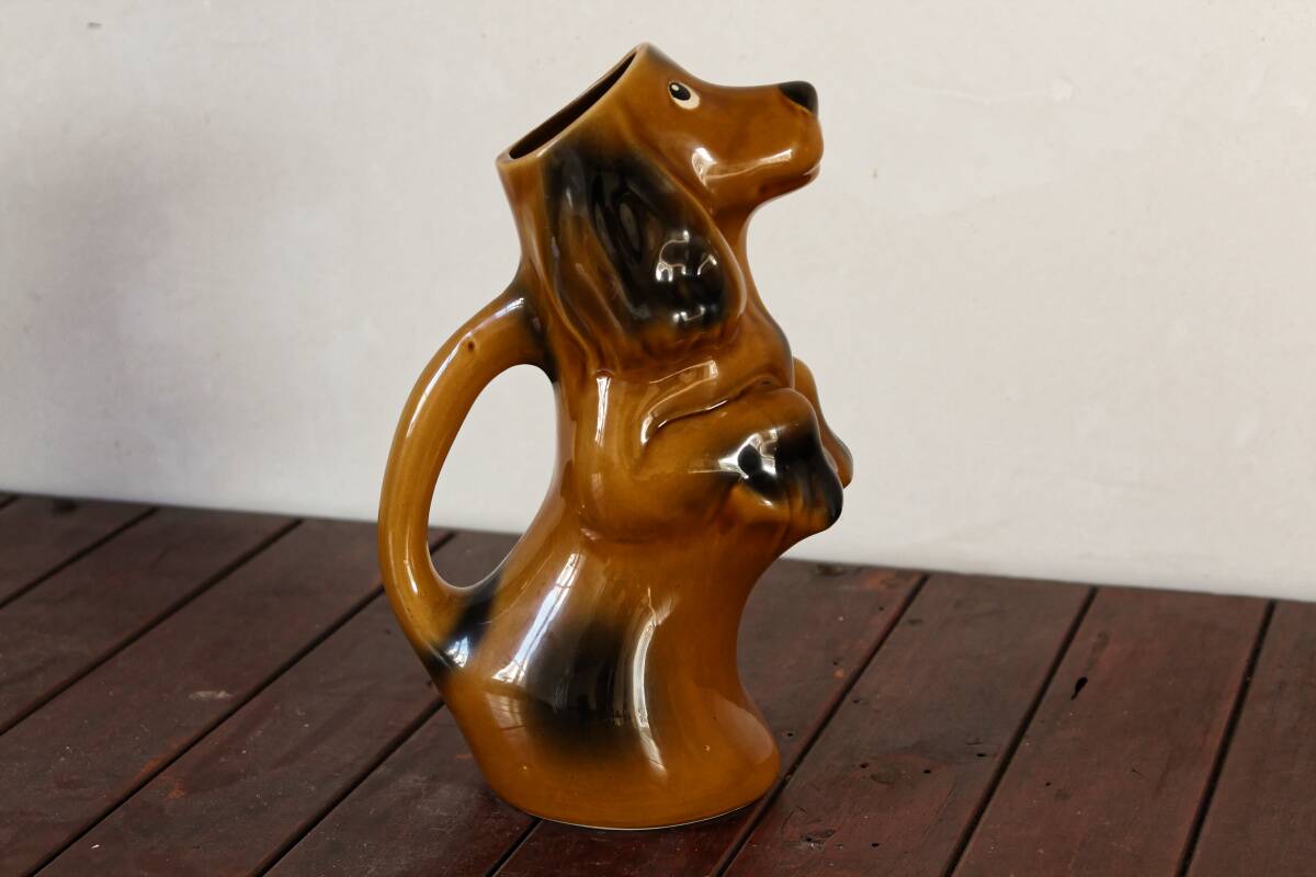 Dachshund slip pitcher