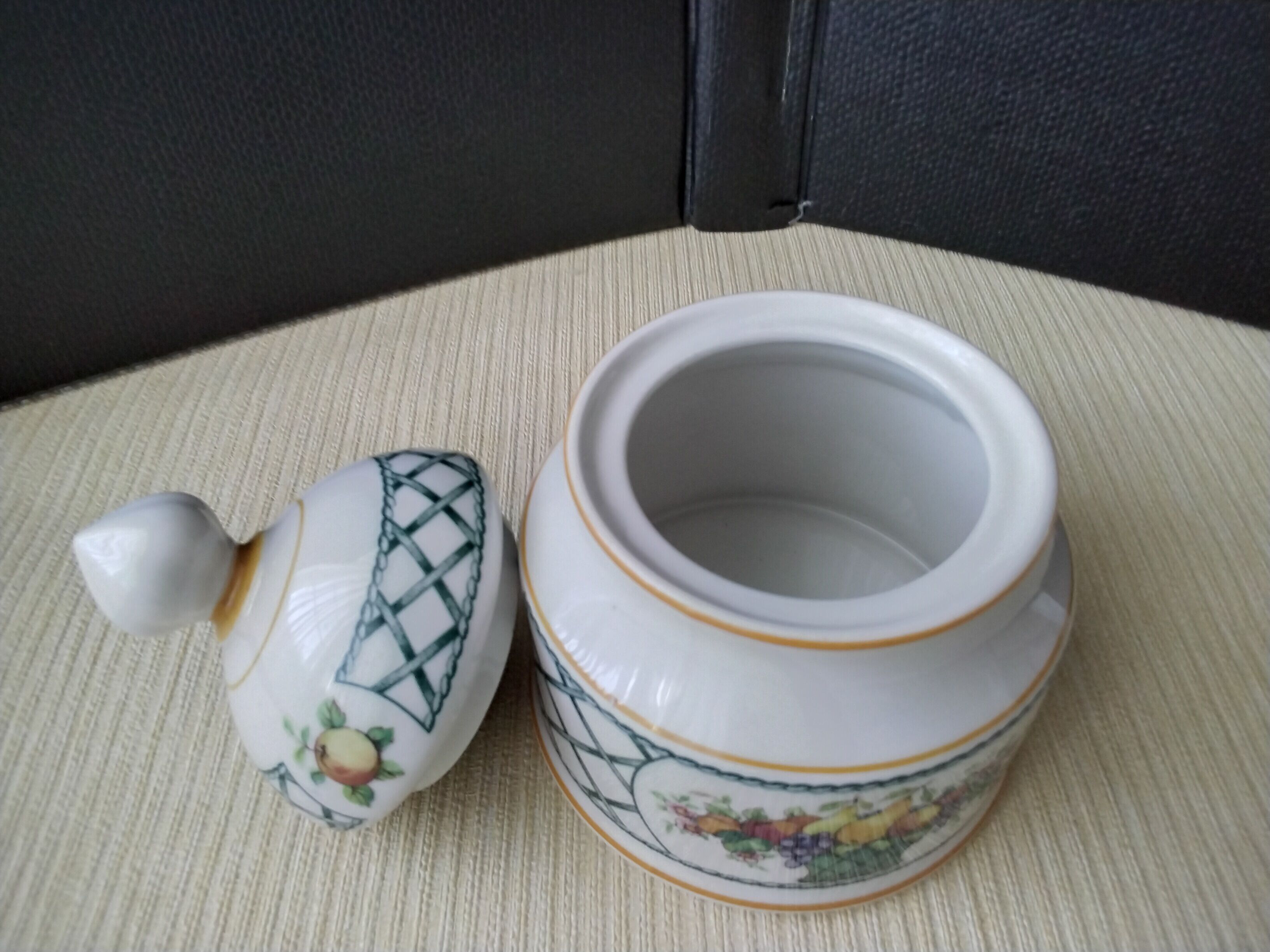 Glass sugar porcelain Villeroy Boch, model basket