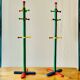 Paire de portemanteaux pour enfants vintage - forme de crayon