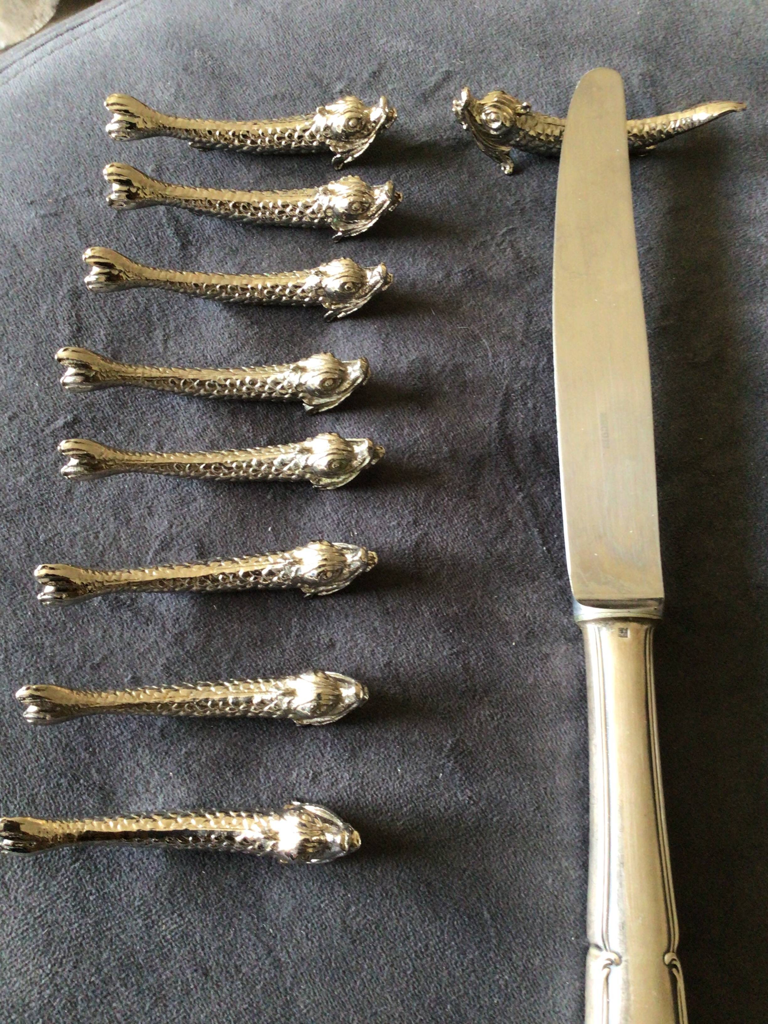 Fish knife holders