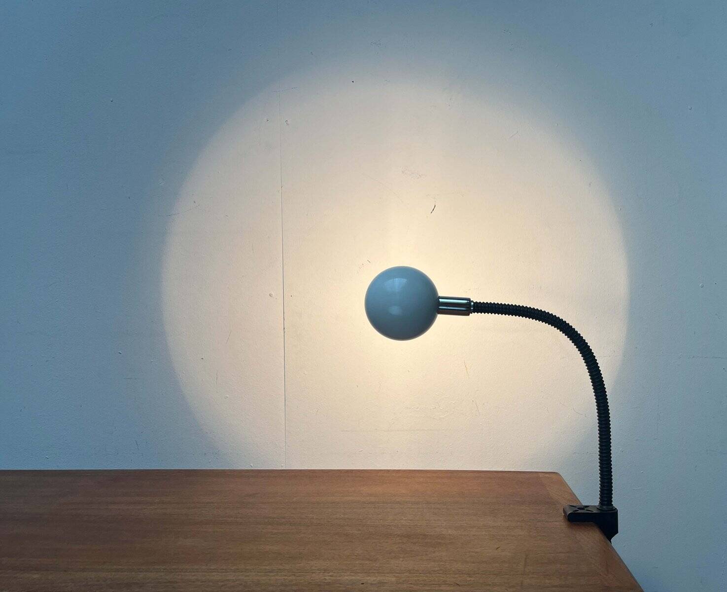 Cobra Snake clamp table lamp from the space age, 1970s