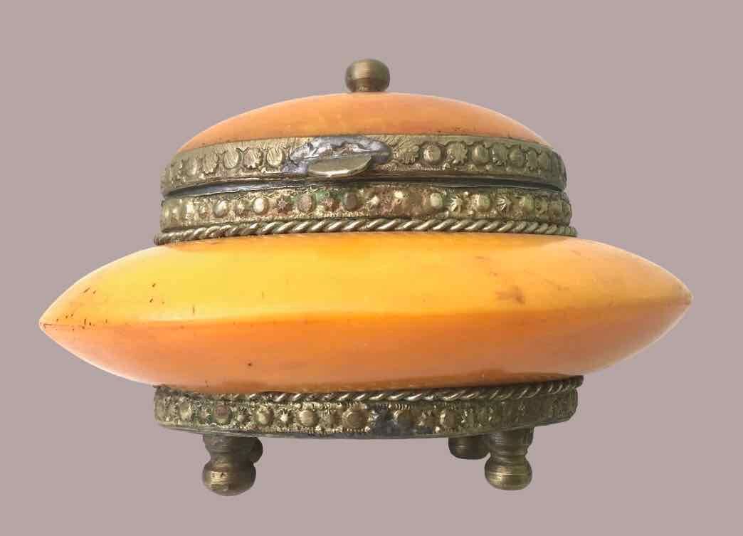 Amber box set from the 80s