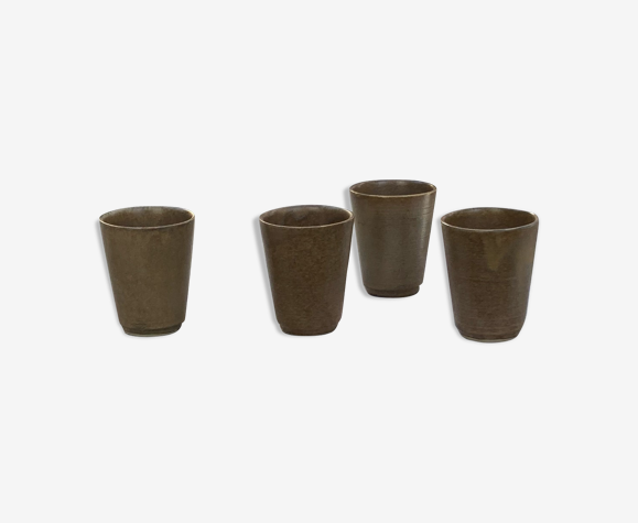 4 anciennes tasses en grès
