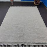 Handmade natural white Moroccan Berber rug size 1.5/2.5 m