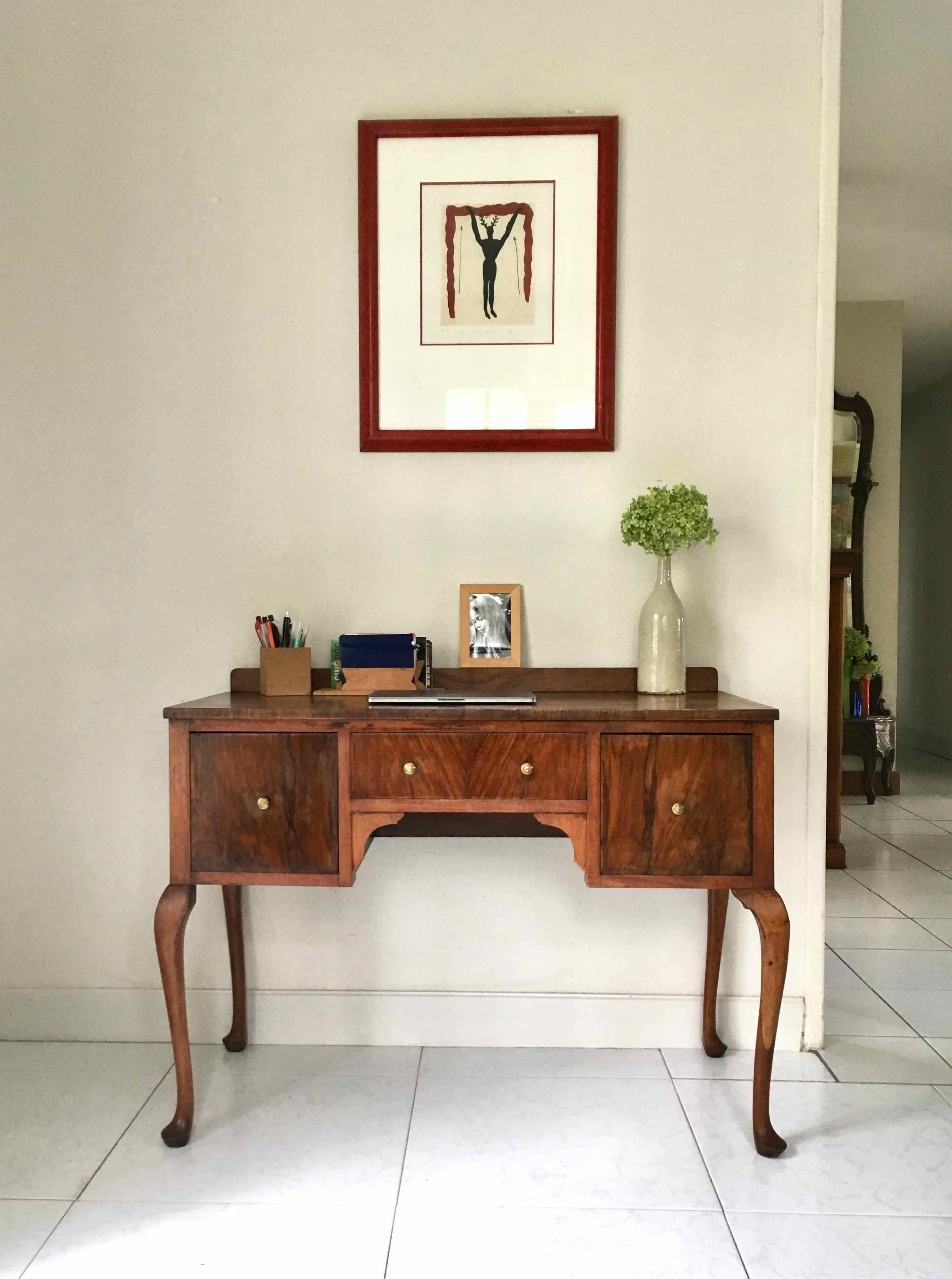 Bureau 1950 pieds galbés