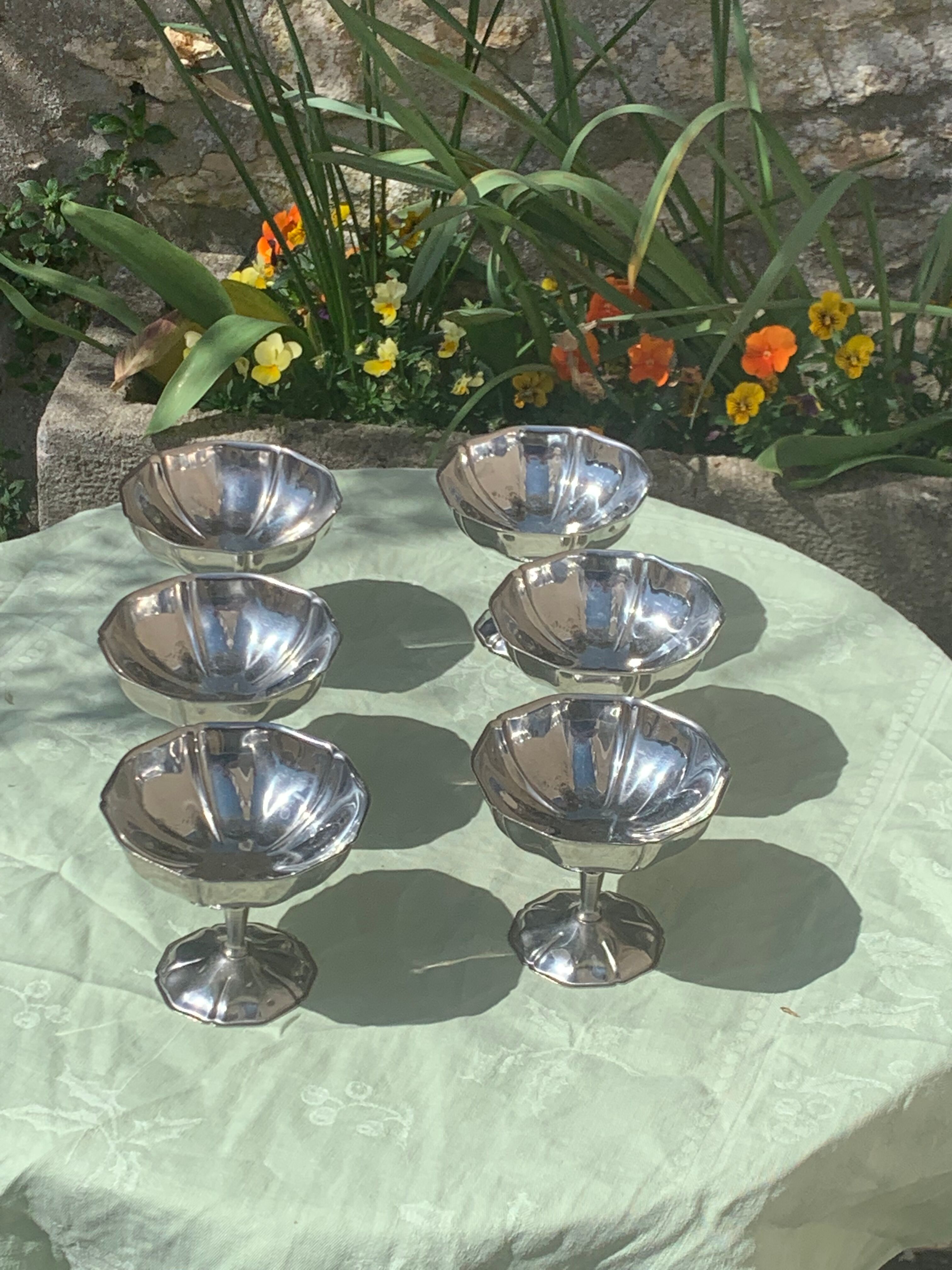 6 coupes en inox vintage, forme de fleurs