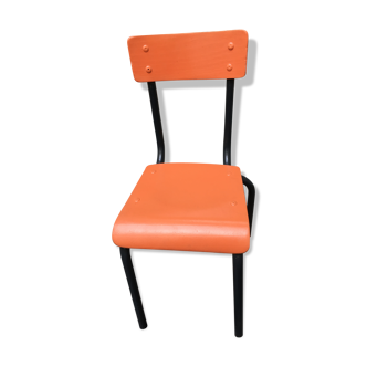 Chaise d'écolier orange et noir