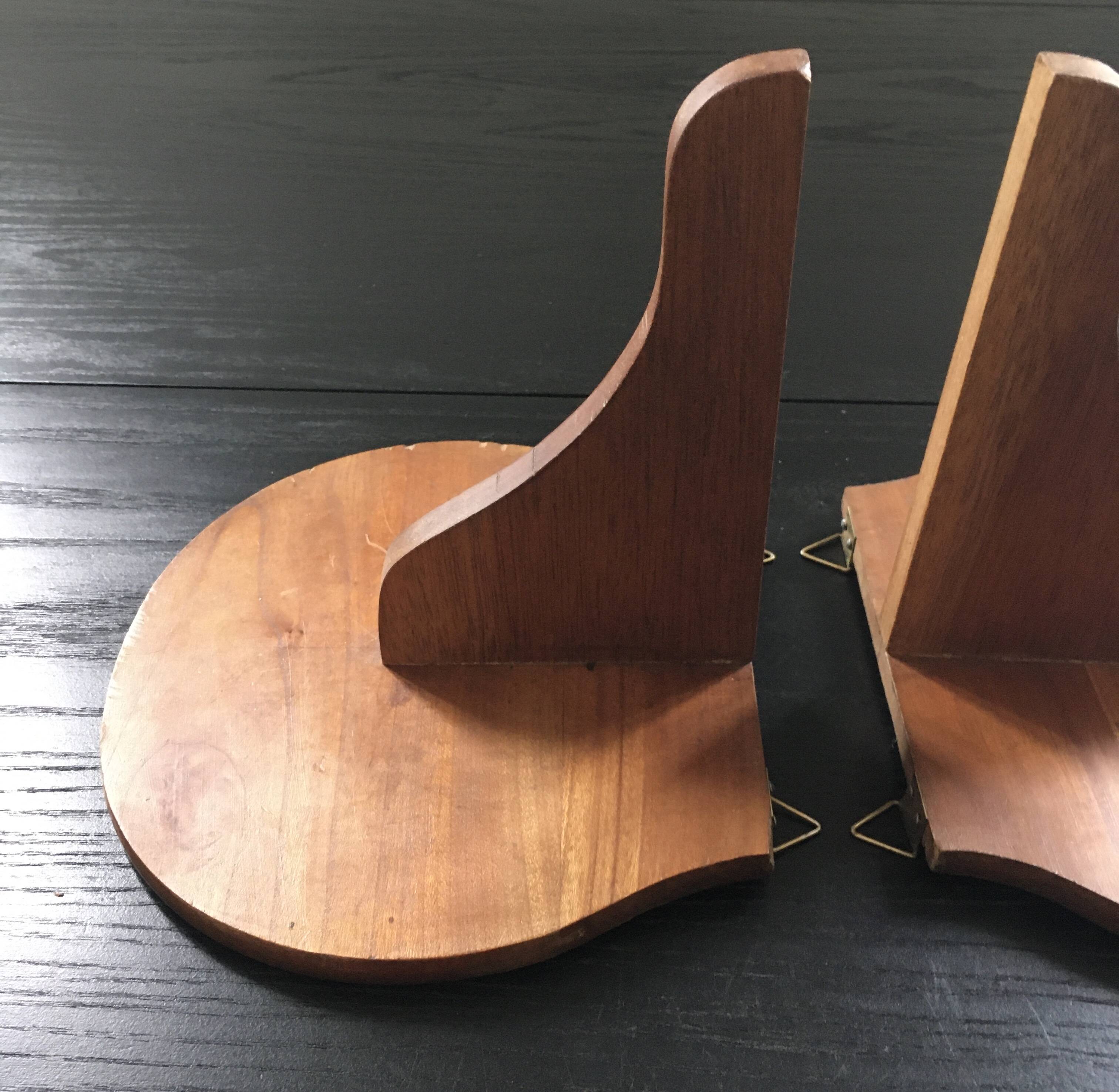 Paire de consoles murales en bois