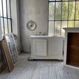 XL display case with white patina