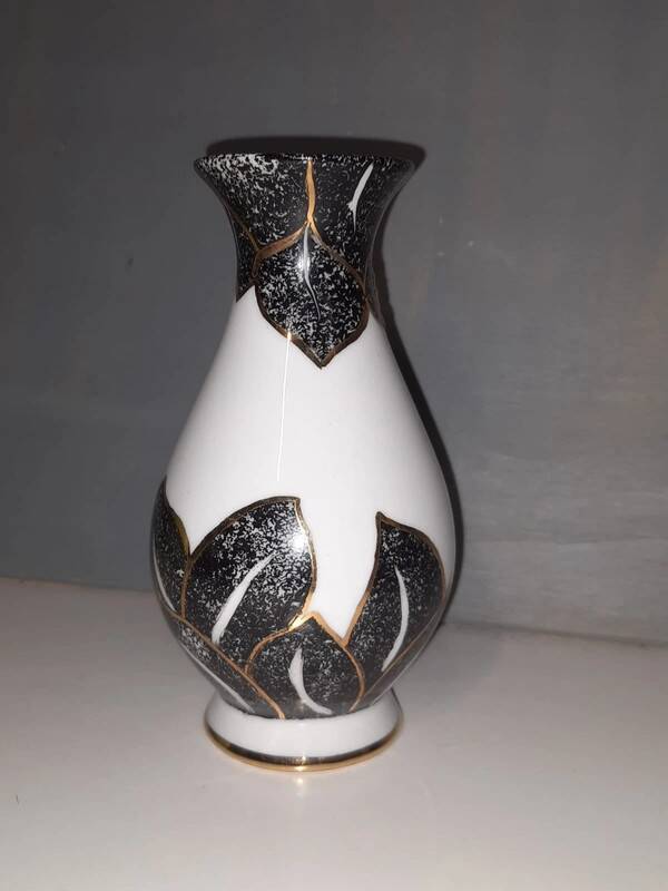 Small vintage vase - leaf decoration - signed "A Mourlon"