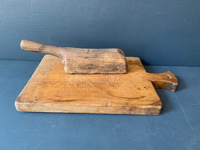 Old cutting board in French solid wood