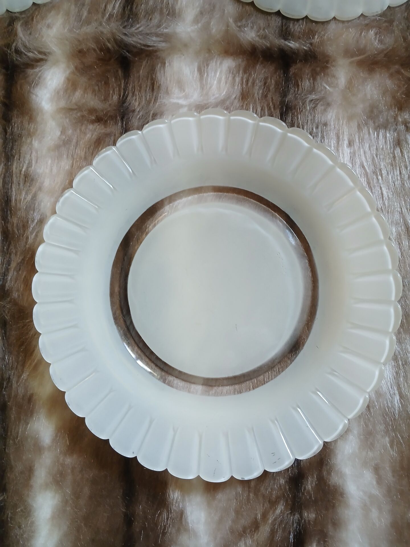 12 vintage Duralex dessert plates