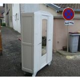 White cabinet from 1950 to 1960