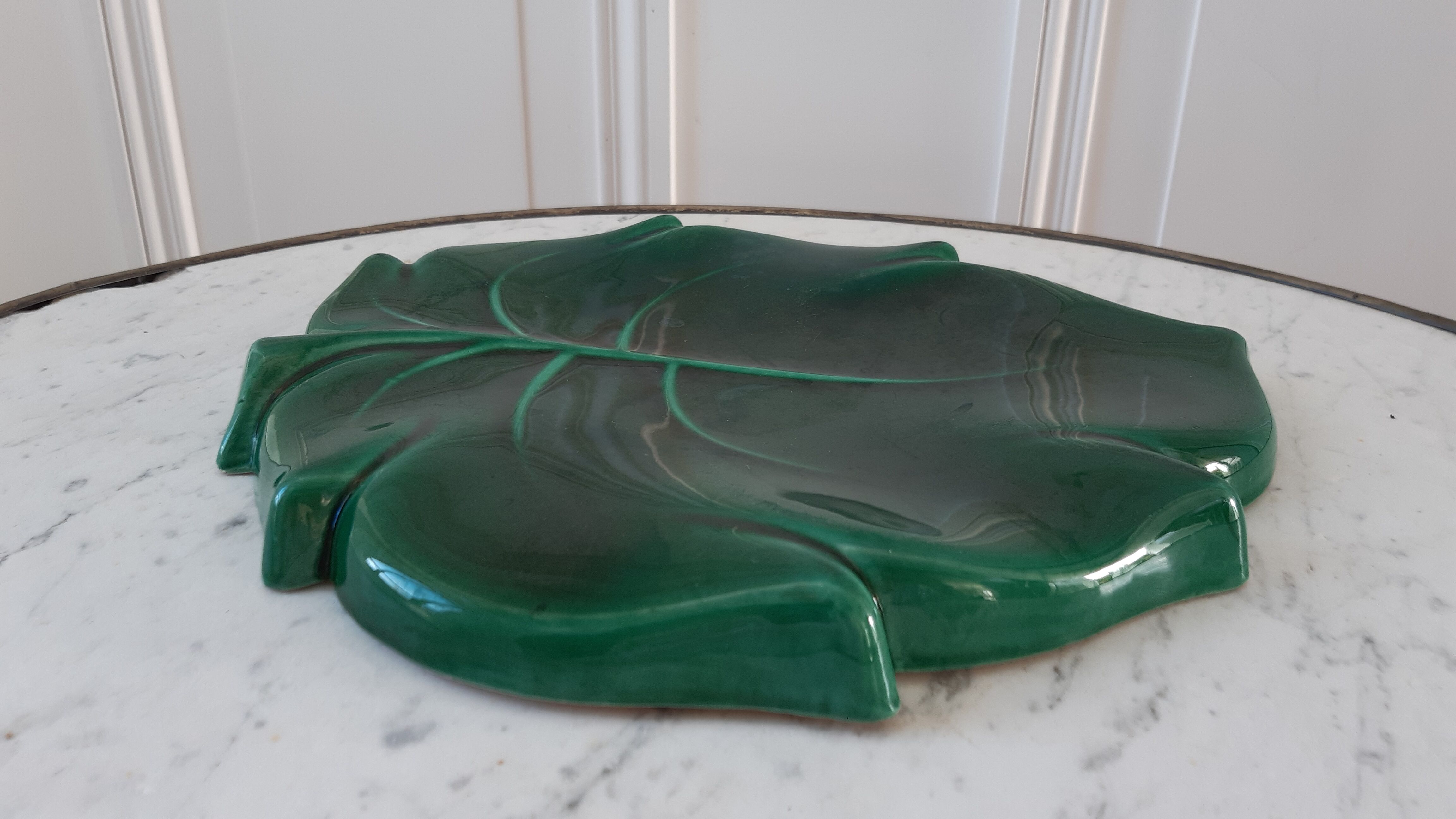 Ceramic trifle model leaf years 60-70